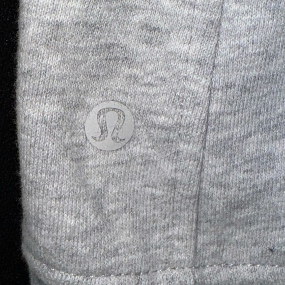 Lululemon Gray Crewneck Pullover Plush Sz 6 P30146 - Picture 3 of 4